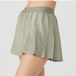 NWOT Alo Yoga Varsity Tennis Skirt in Limestone L